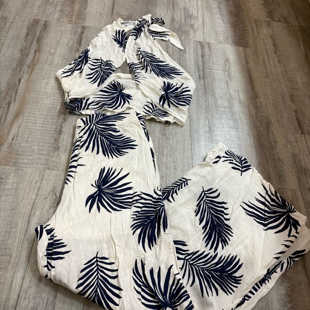 Style By GG White & Blue Tropical Print 2 Piece Set Halter Pants Large